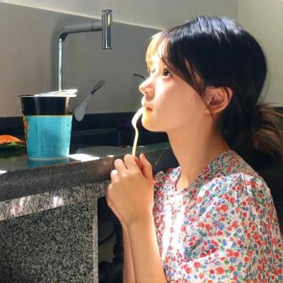 超模之女又出大瓜：直播带货翻车，学校展开调查，前后半年